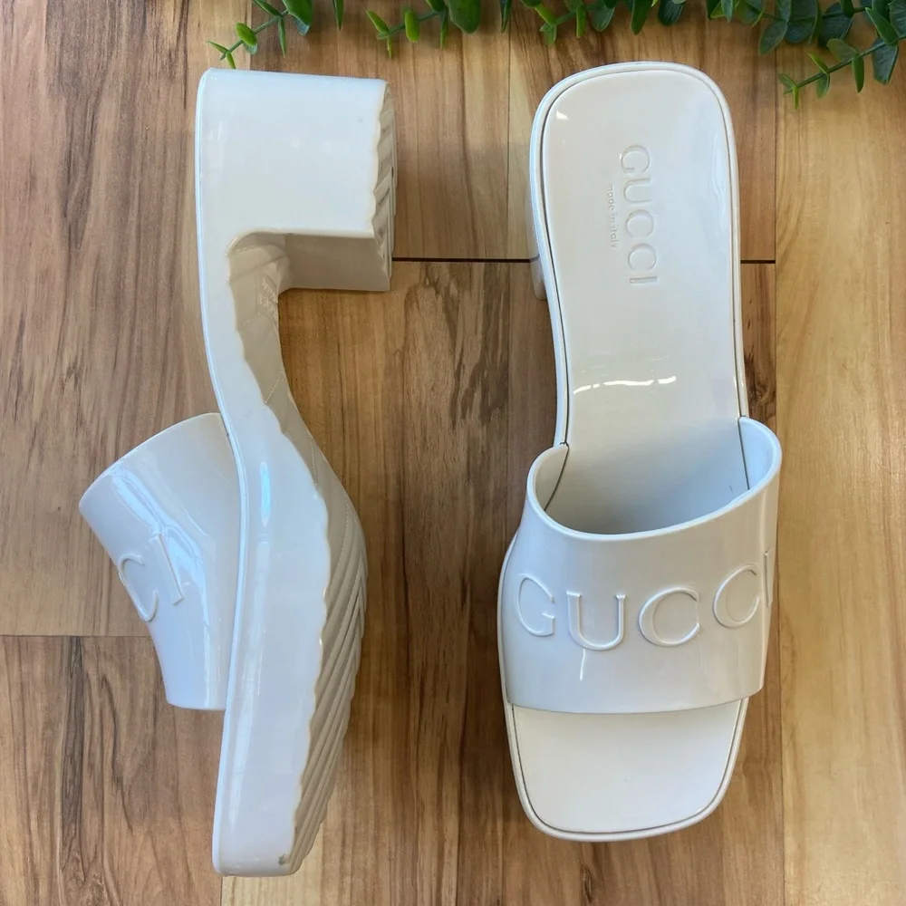 Gucci Rubber Slide Sandal - Picture 1 of 2